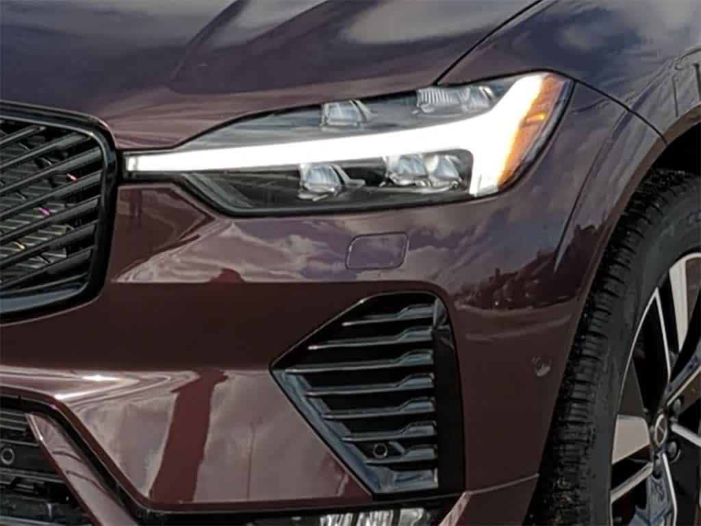 Thumbnail: 2026 Volvo XC60 - 10