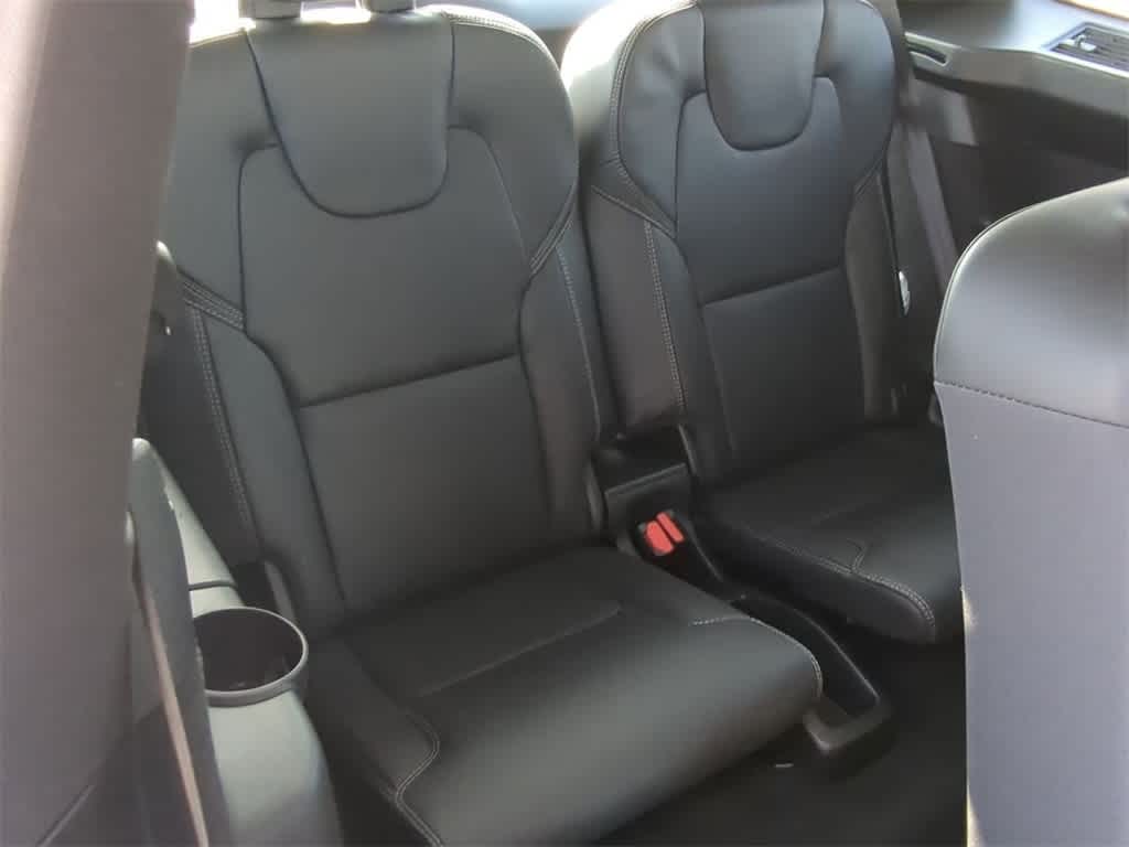 Thumbnail: 2026 Volvo XC90 - 21