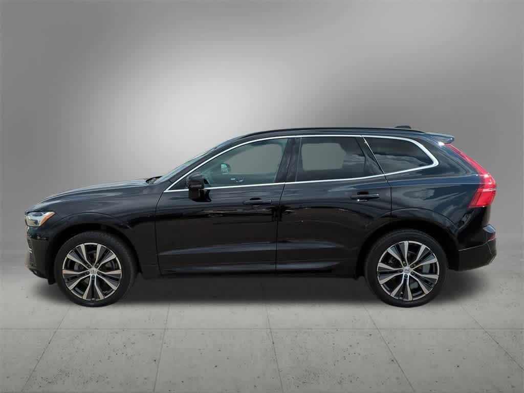 Thumbnail: 2022 Volvo XC60 - 3