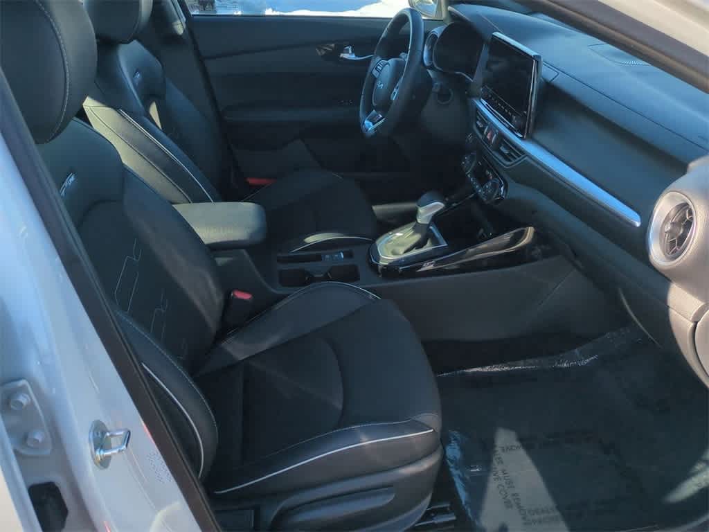 Thumbnail: 2024 Kia Forte - 14