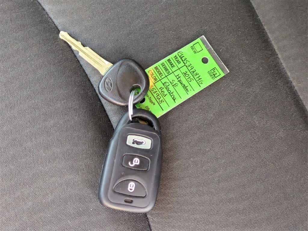 Thumbnail: 2015 Hyundai Elantra - 31