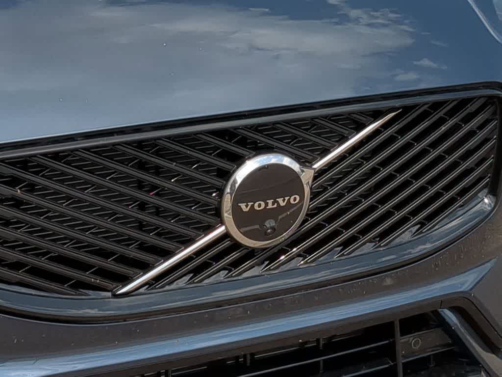 Thumbnail: 2026 Volvo XC60 - 11