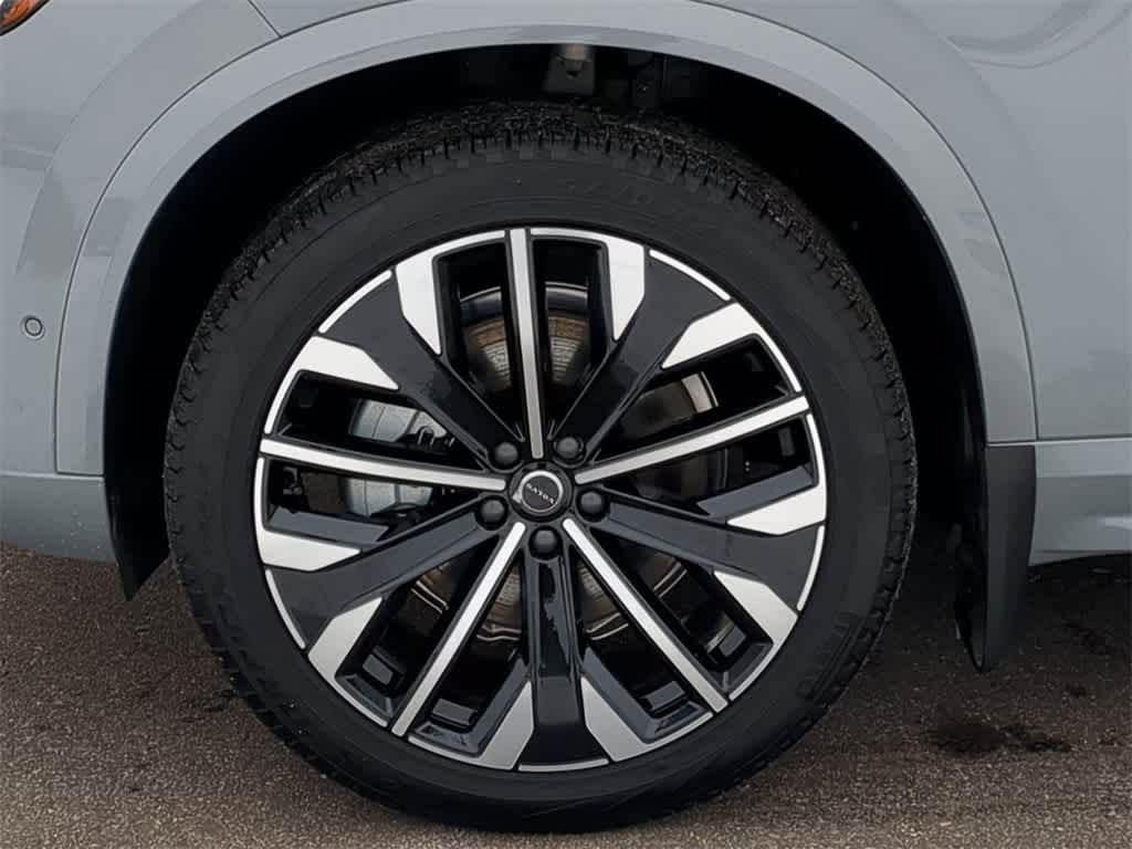 Thumbnail: 2026 Volvo XC90 - 13