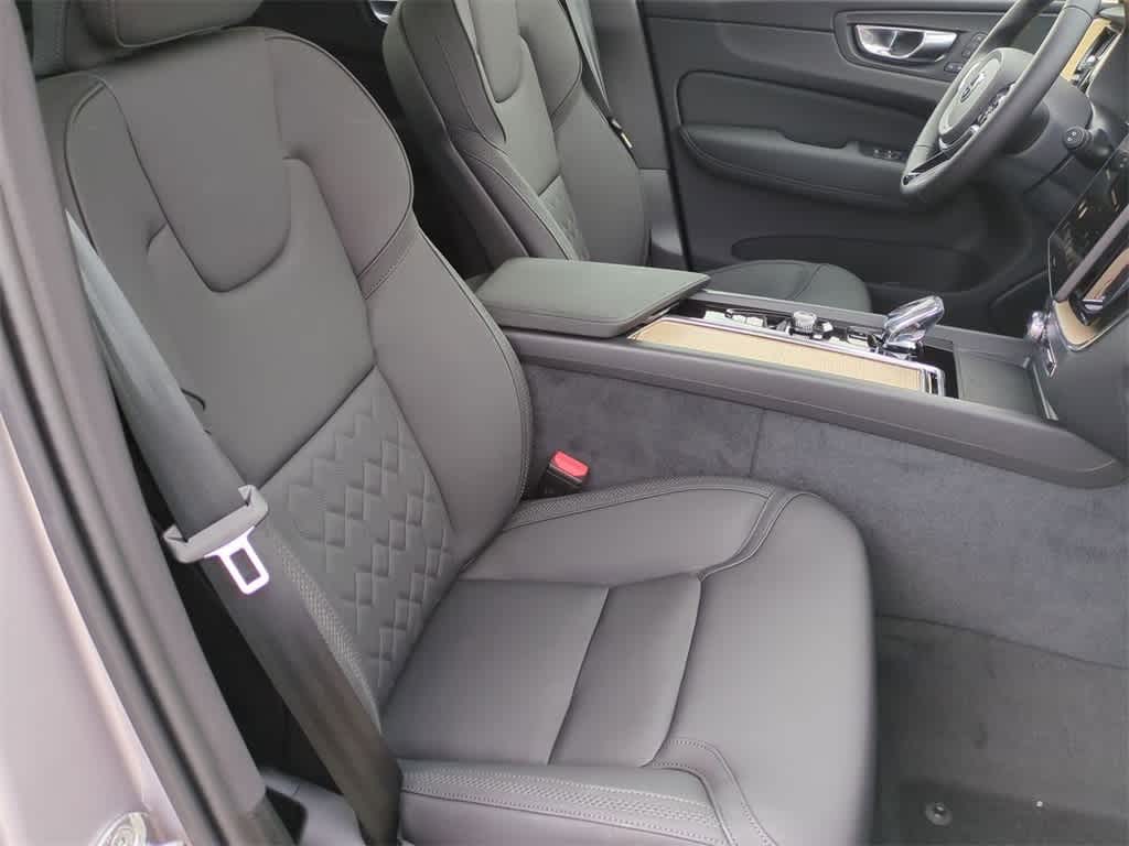 Thumbnail: 2026 Volvo XC60 - 22