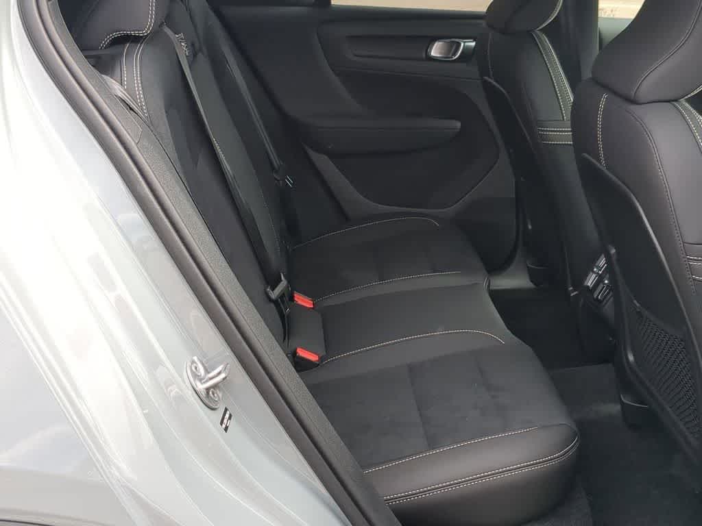 Thumbnail: 2026 Volvo XC40 - 19