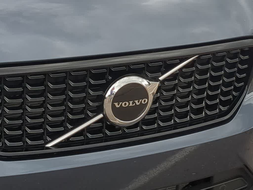 Thumbnail: 2026 Volvo XC40 - 11