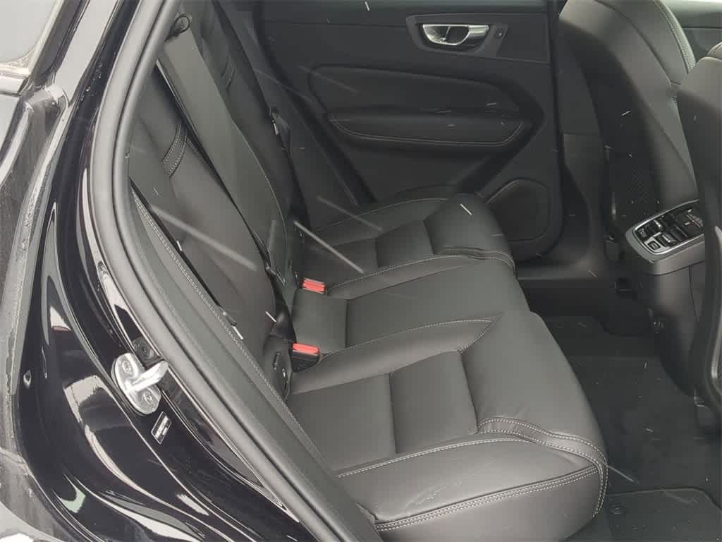 Thumbnail: 2025 Volvo XC60 - 20