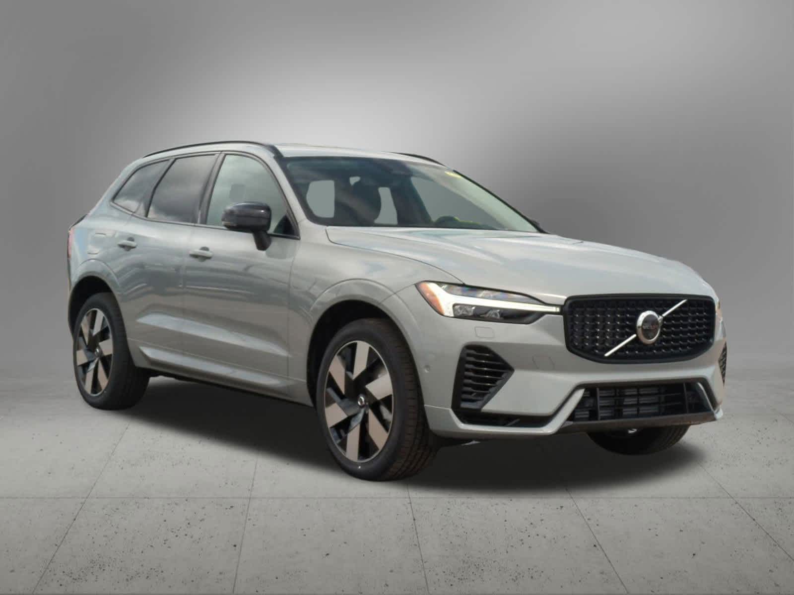 Thumbnail: 2025 Volvo XC60 - 8