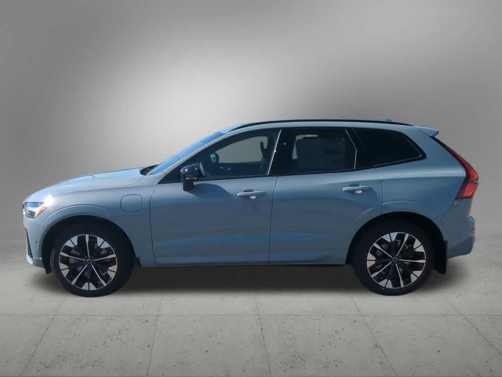 Thumbnail: 2026 Volvo XC60 - 3