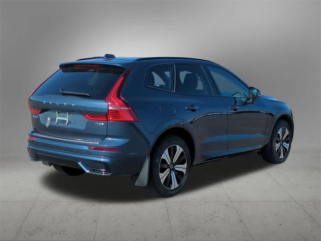 Thumbnail: 2025 Volvo XC60 - 6
