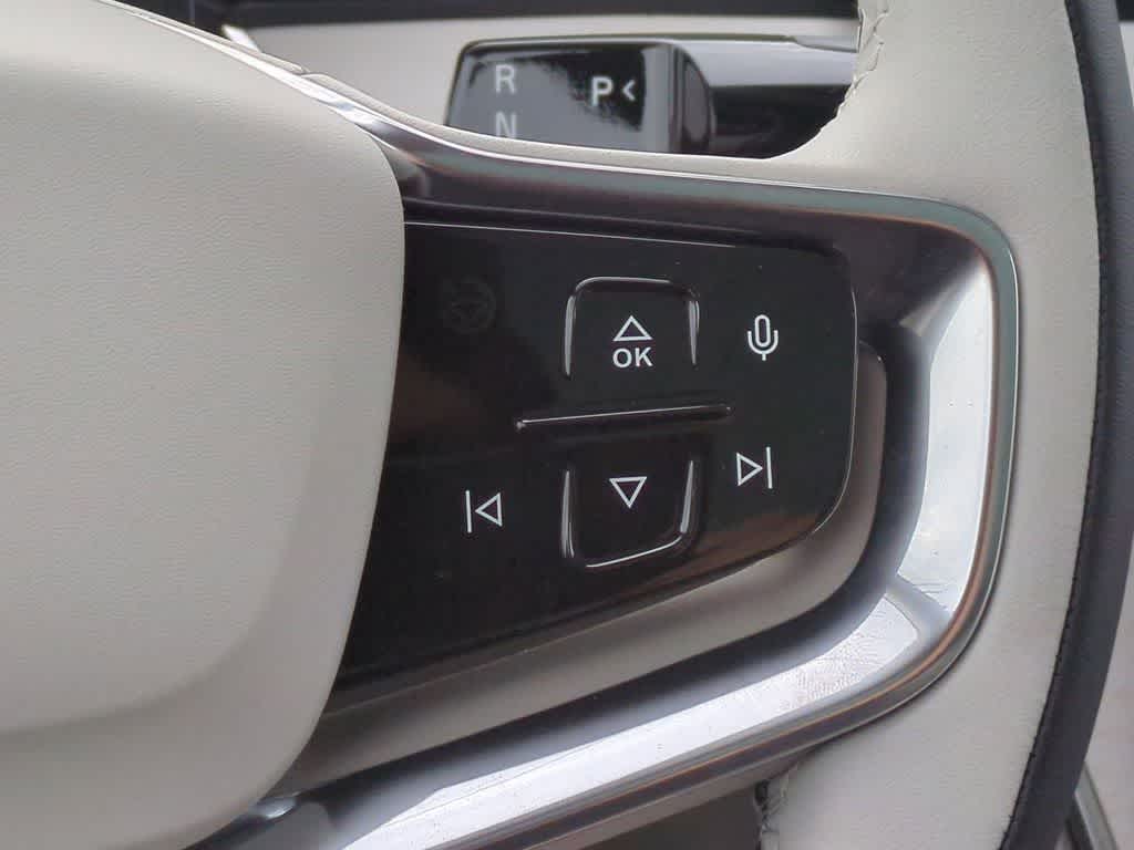 Thumbnail: 2025 Volvo EX90 - 25