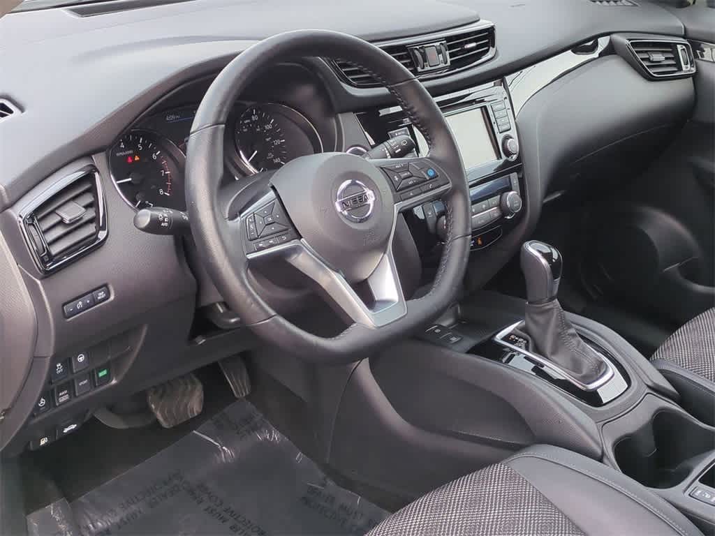 Thumbnail: 2022 Nissan Rogue Sport - 2