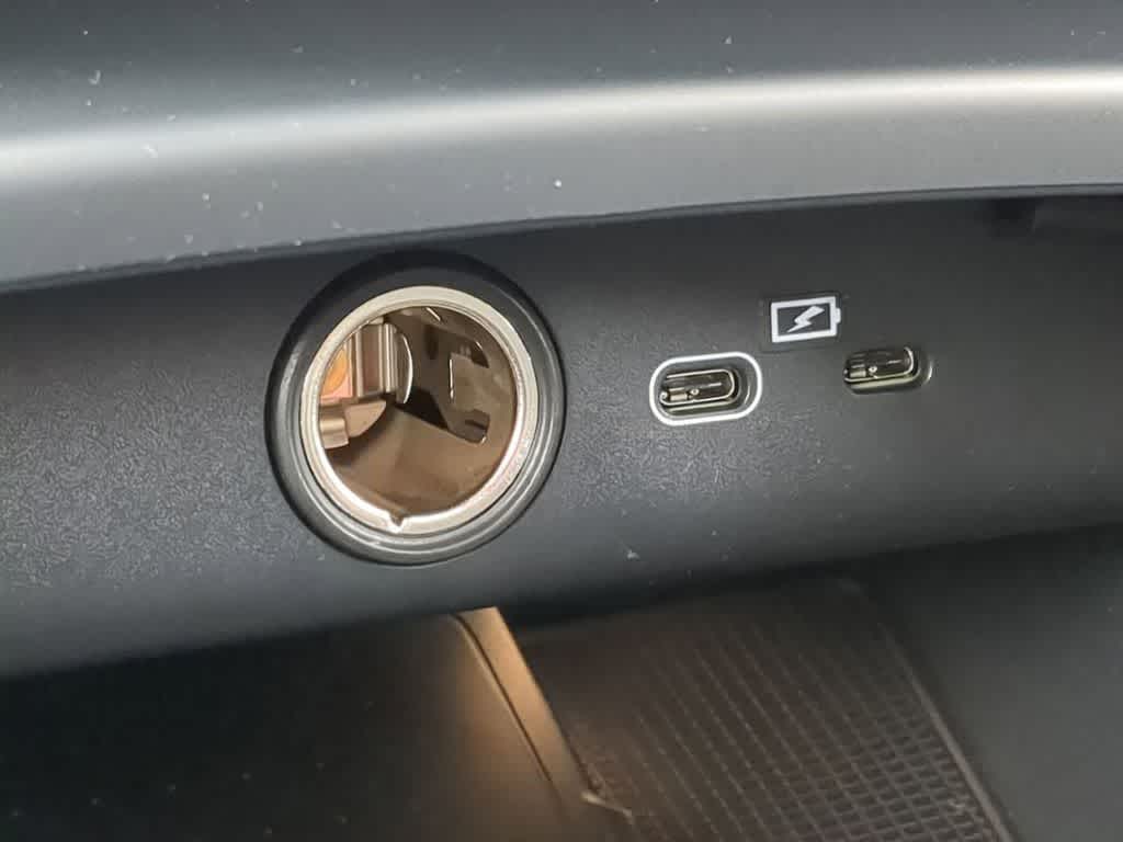 Thumbnail: 2026 Volvo XC40 - 31