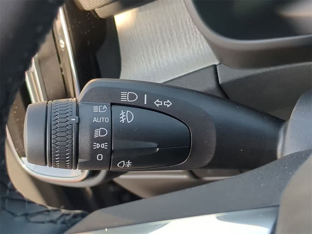 Thumbnail: 2026 Volvo XC40 - 25