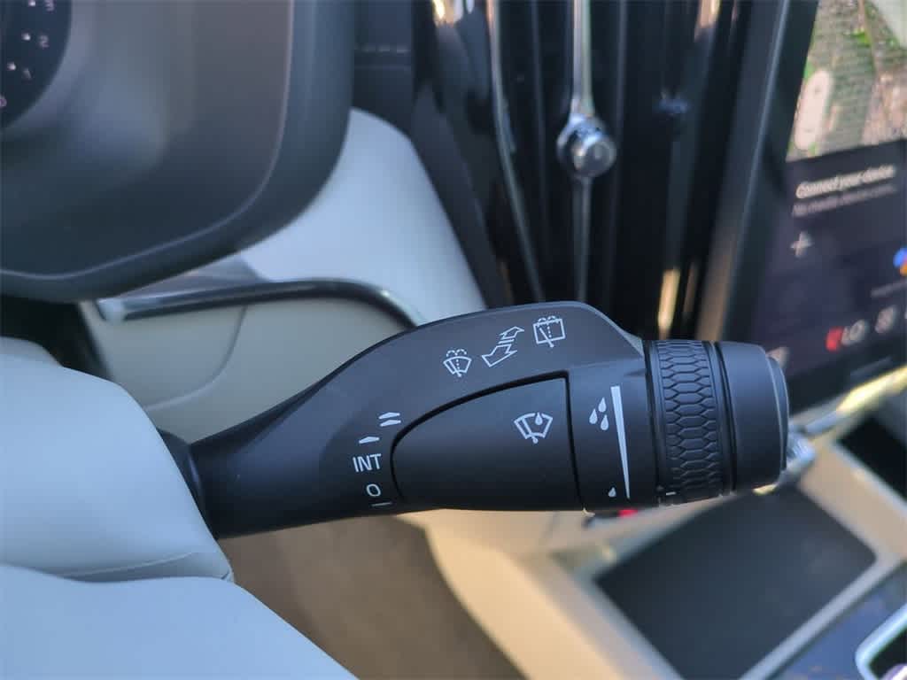 Thumbnail: 2026 Volvo XC60 - 18