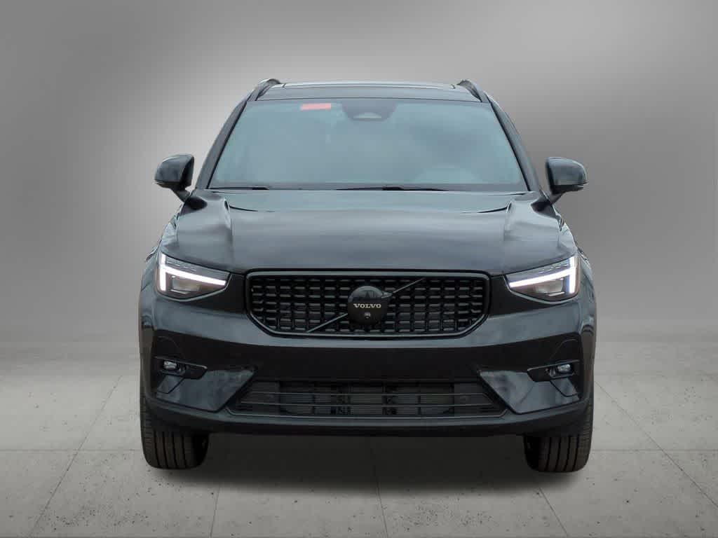 Thumbnail: 2026 Volvo XC40 - 9