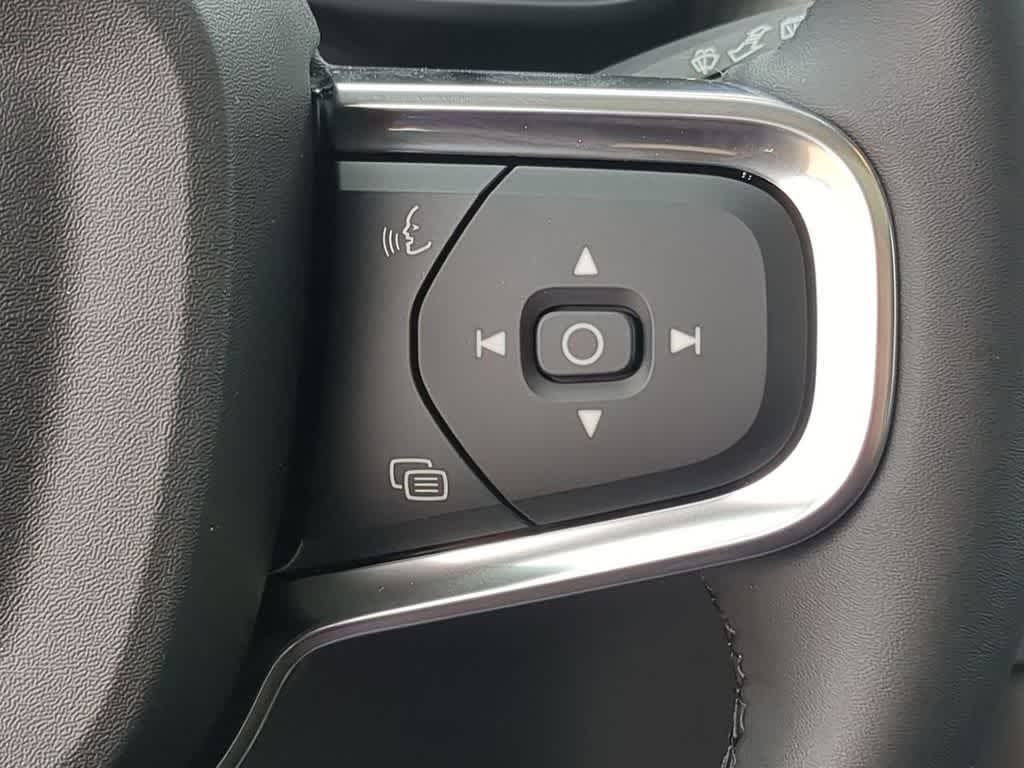 Thumbnail: 2026 Volvo XC40 - 23
