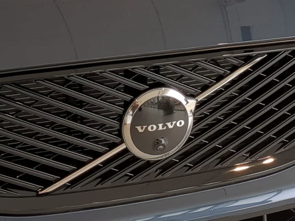 Thumbnail: 2026 Volvo XC60 - 4