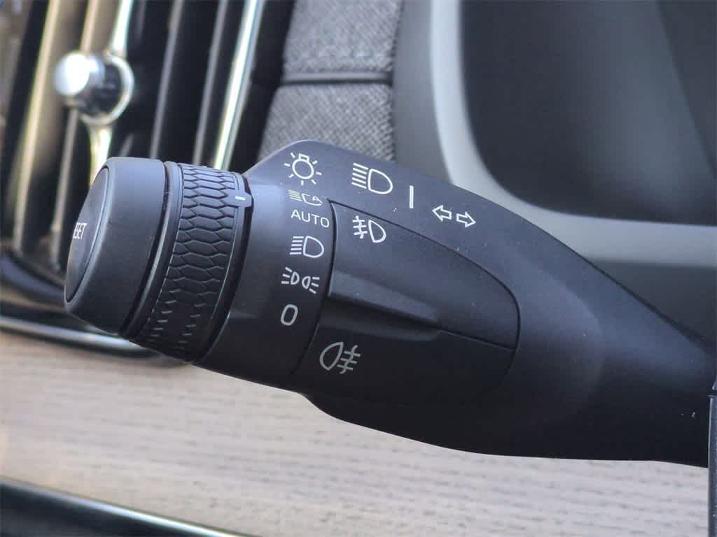 Thumbnail: 2026 Volvo XC90 - 26