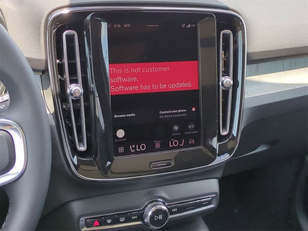 Thumbnail: 2026 Volvo XC40 - 28