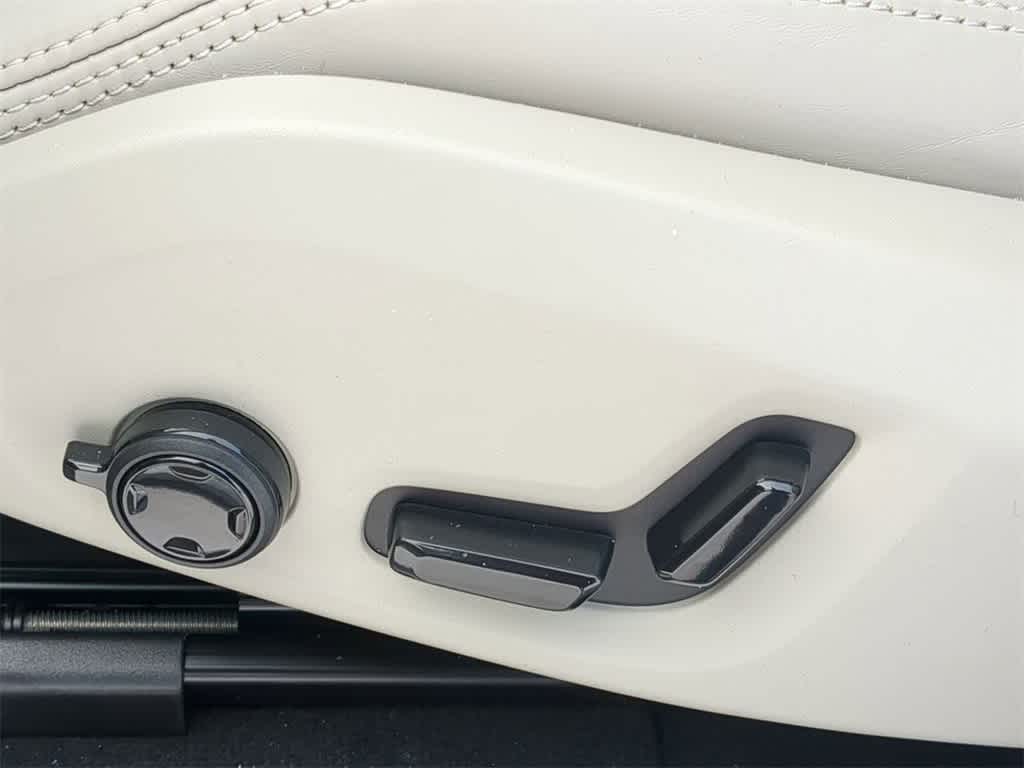 Thumbnail: 2026 Volvo XC90 - 9