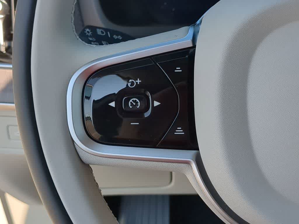Thumbnail: 2026 Volvo XC90 - 22