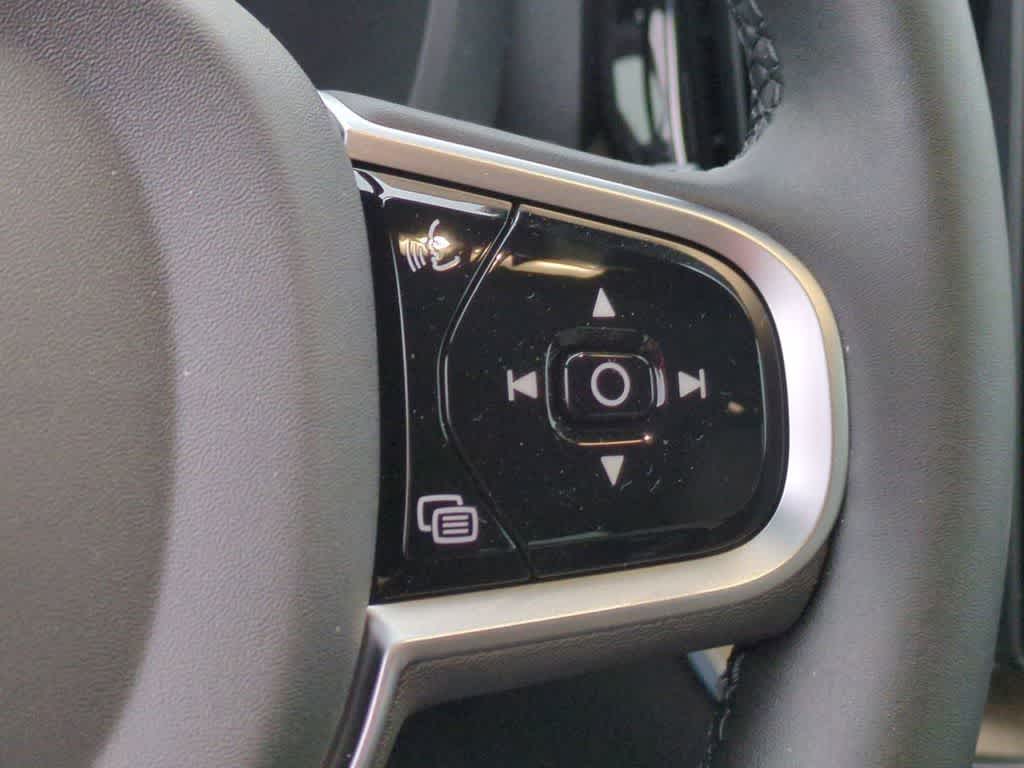 Thumbnail: 2026 Volvo XC60 - 25