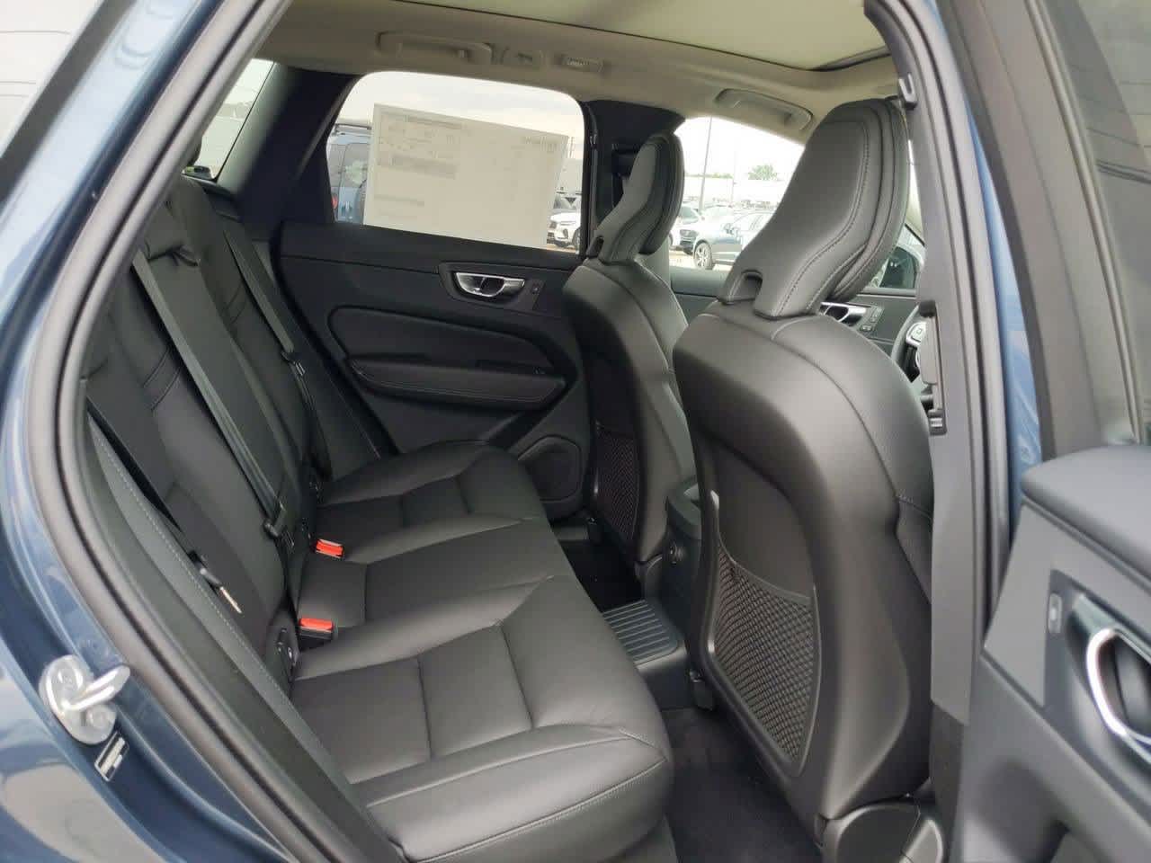 Thumbnail: 2025 Volvo XC60 - 18