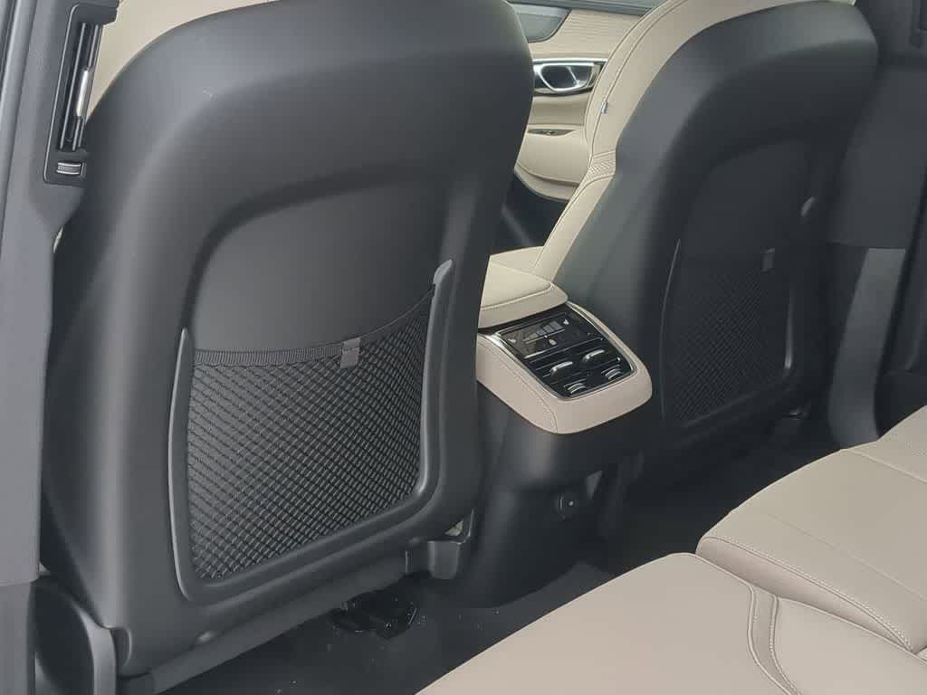 Thumbnail: 2026 Volvo XC90 - 17