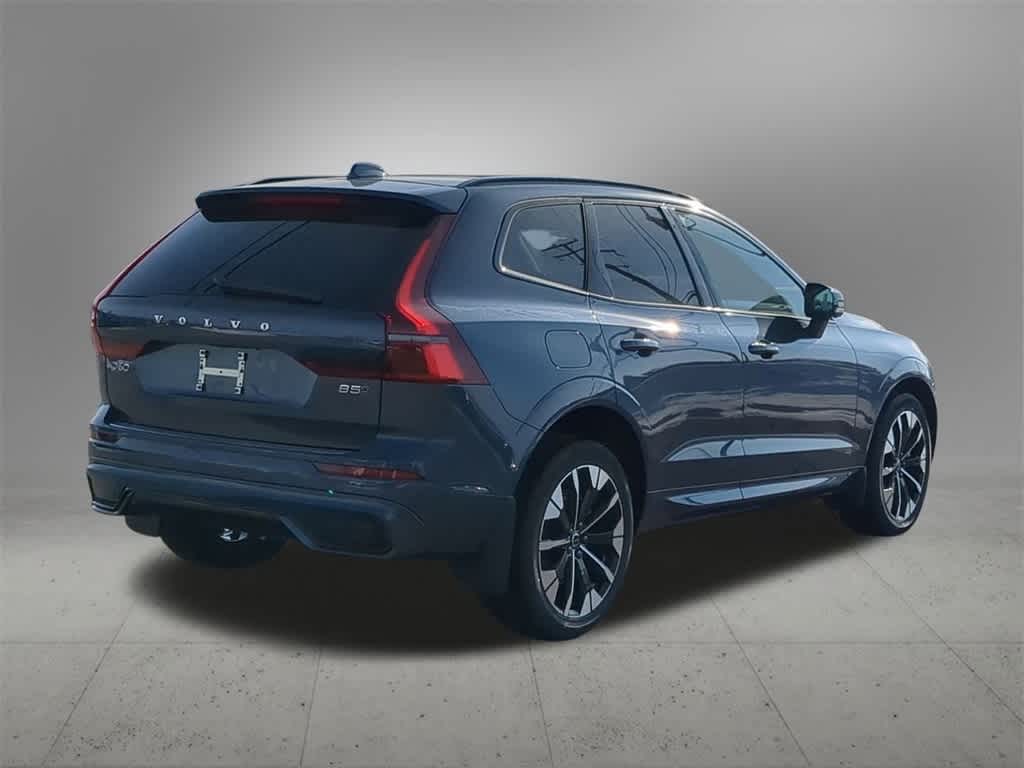 Thumbnail: 2026 Volvo XC60 - 6
