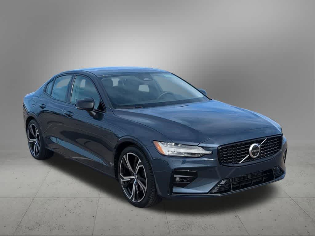 Thumbnail: 2023 Volvo S60 - 8