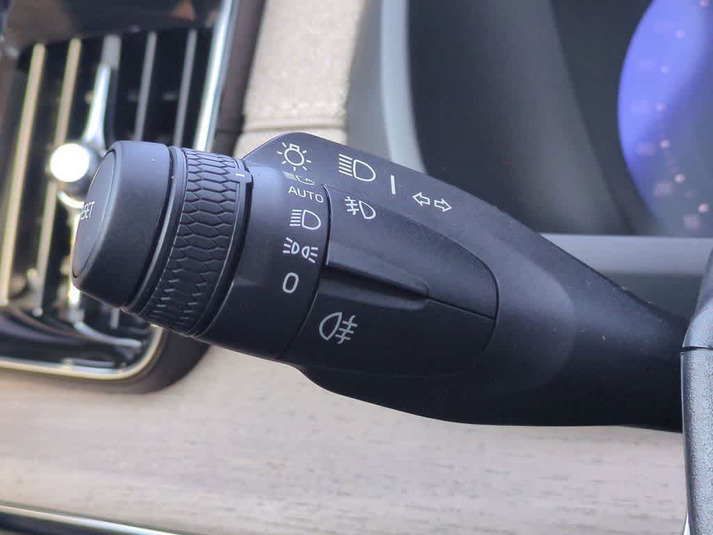 Thumbnail: 2026 Volvo XC90 - 26