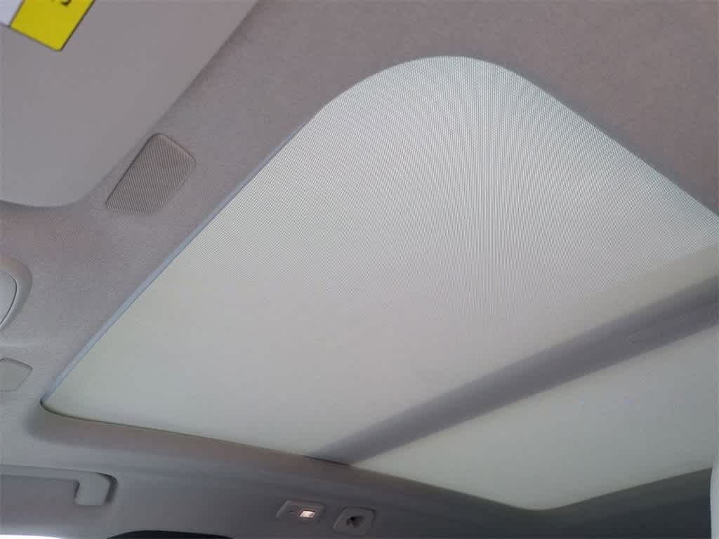 Thumbnail: 2026 Volvo XC40 - 18