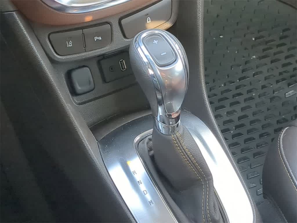 Thumbnail: 2014 Buick Encore - 34