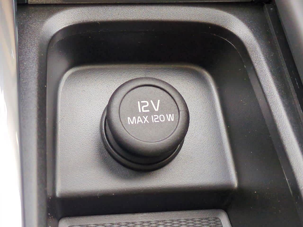2025 Volvo XC90 T8 Plus 30