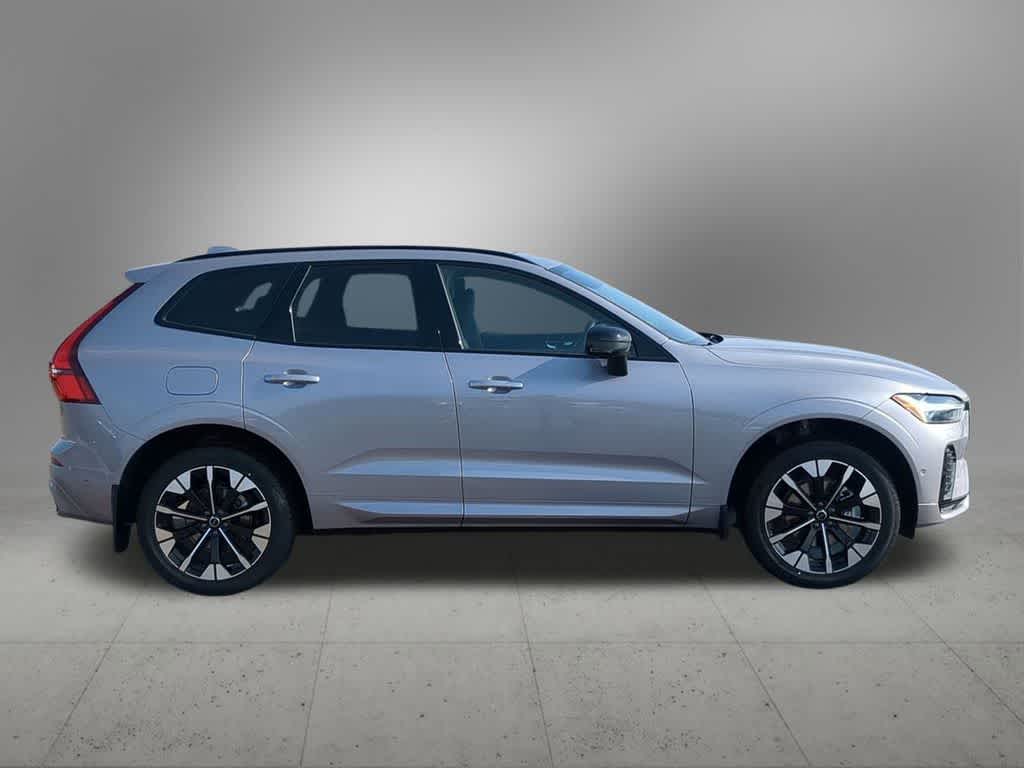 Thumbnail: 2026 Volvo XC60 - 7