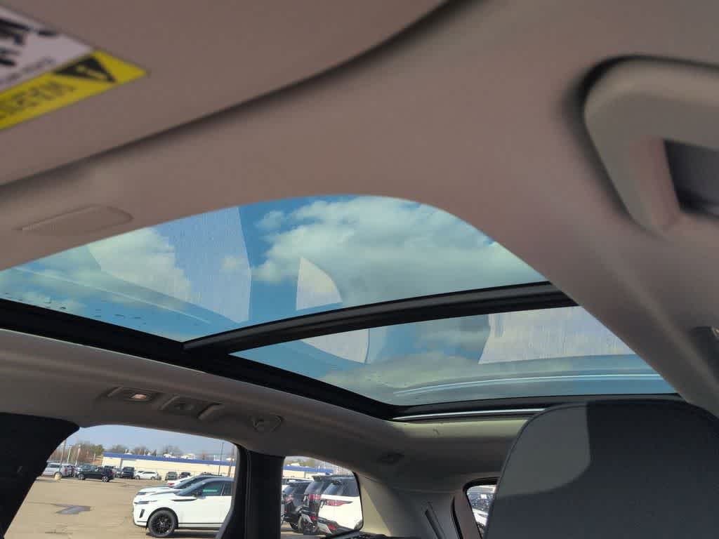 Thumbnail: 2026 Volvo XC60 - 19