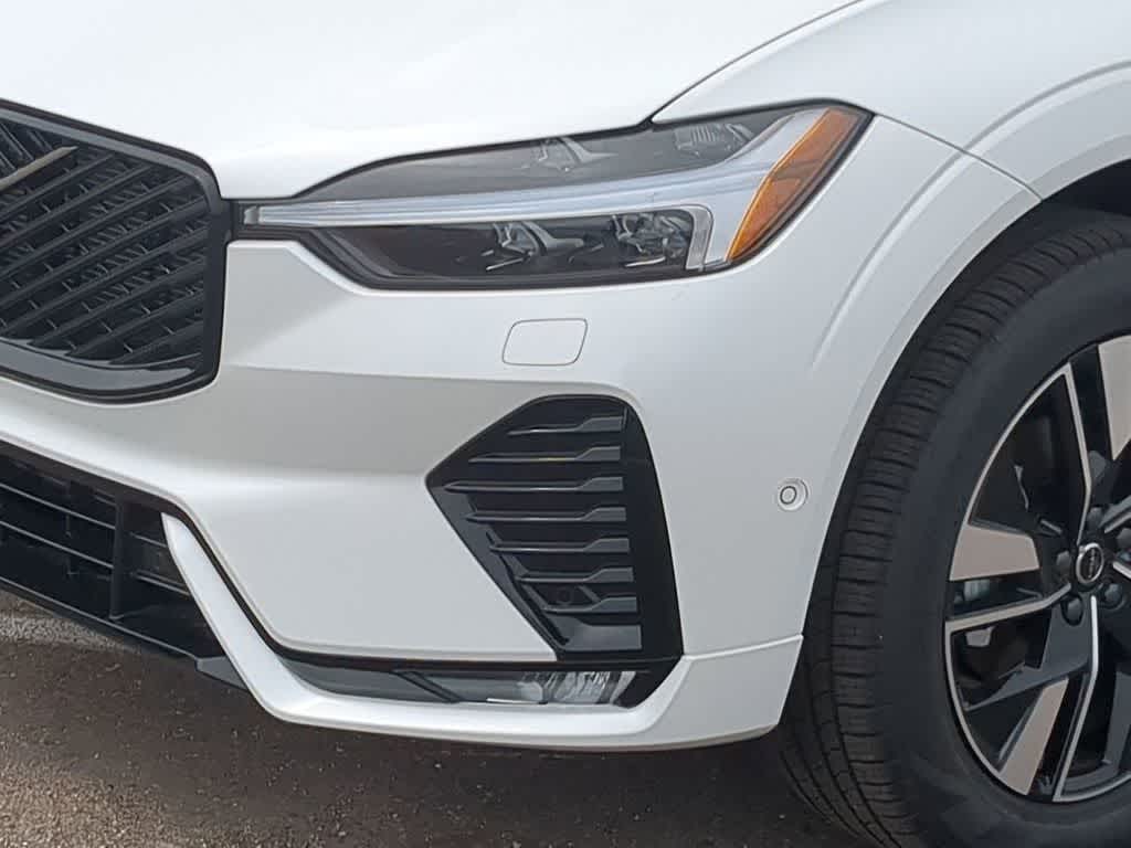 Thumbnail: 2026 Volvo XC60 - 10