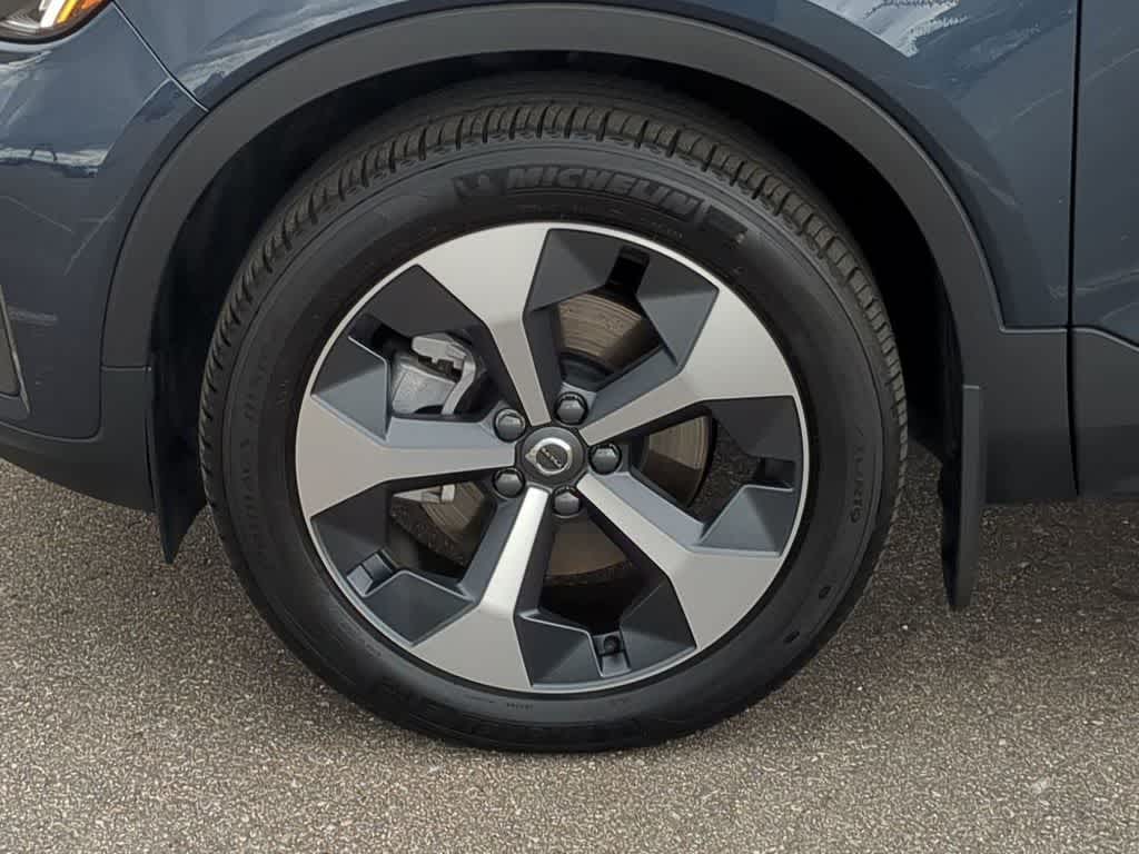 Thumbnail: 2026 Volvo XC40 - 13