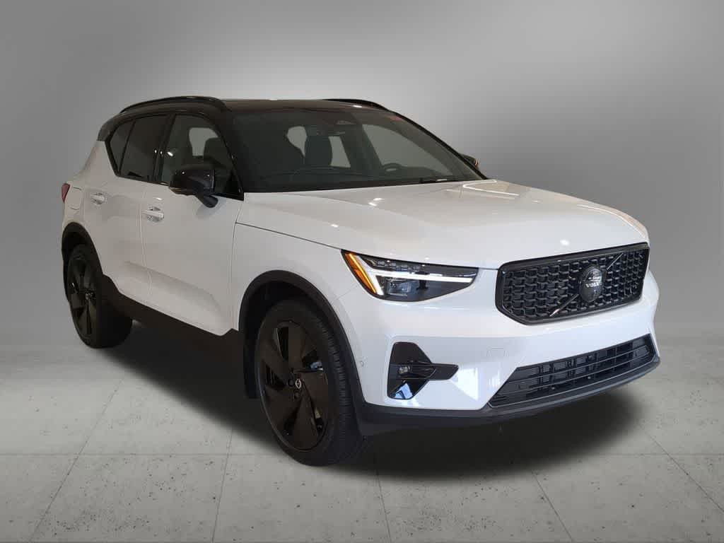 Thumbnail: 2026 Volvo XC40 - 8