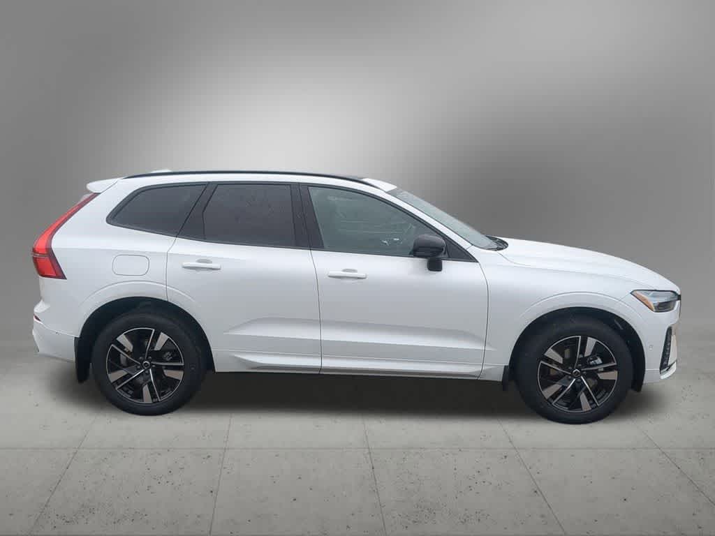 Thumbnail: 2026 Volvo XC60 - 7