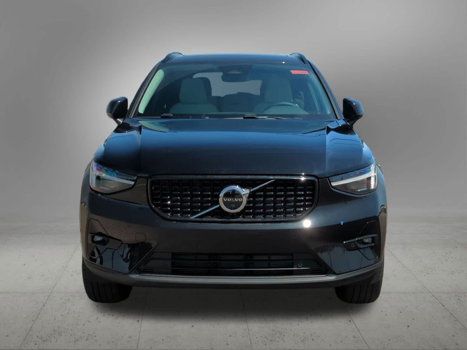 2025 Volvo XC40 B5 Ultimate 9