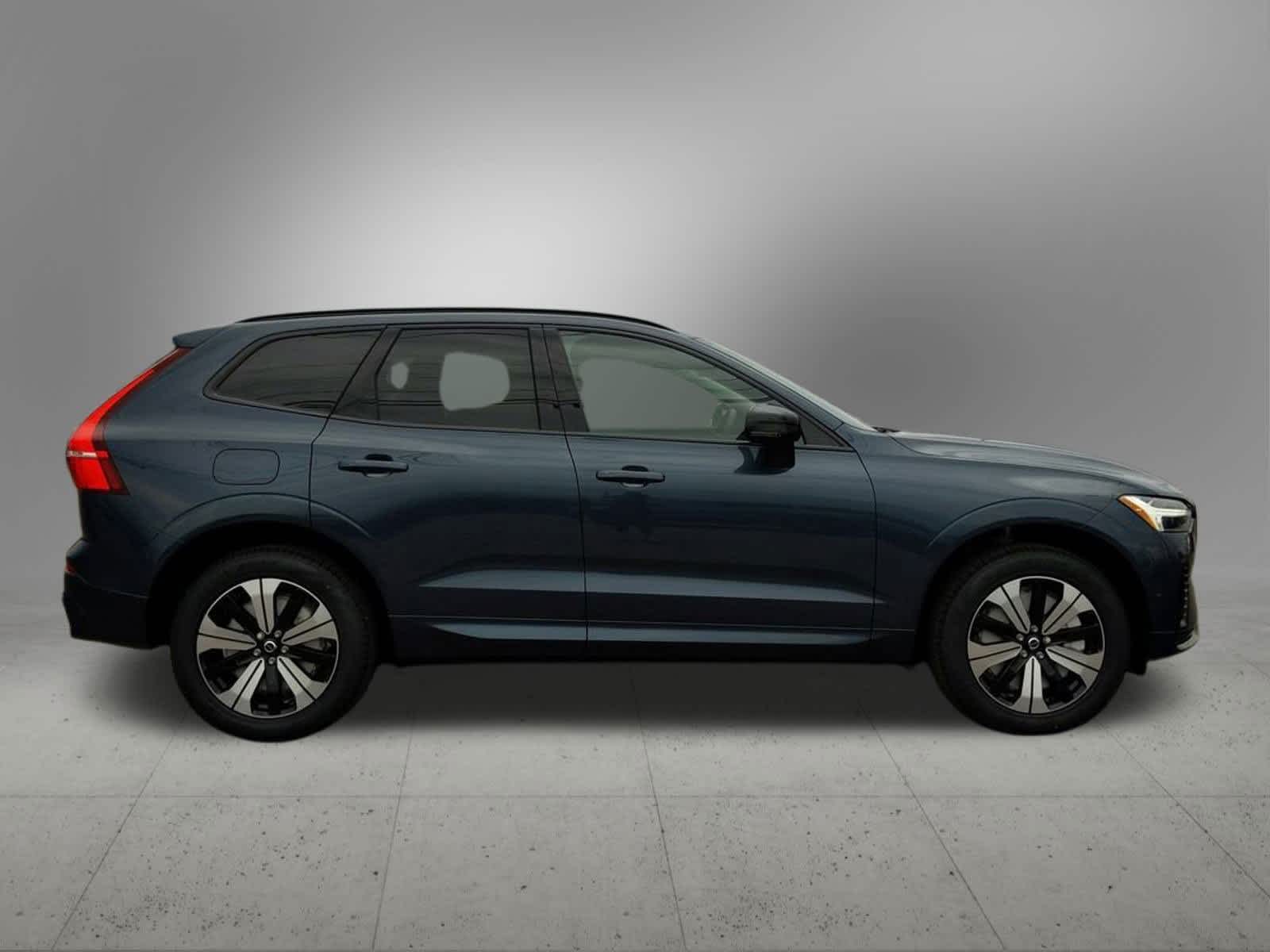 Thumbnail: 2025 Volvo XC60 - 7