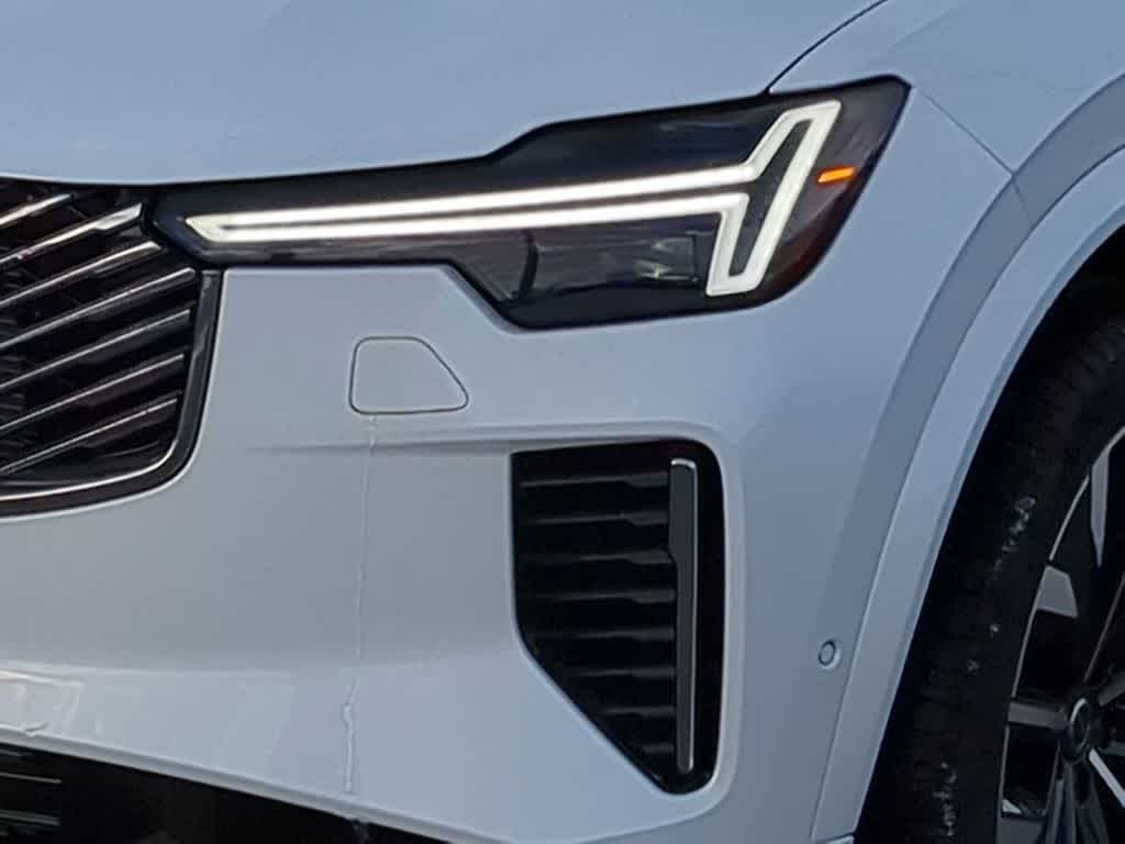 Thumbnail: 2026 Volvo XC90 - 10