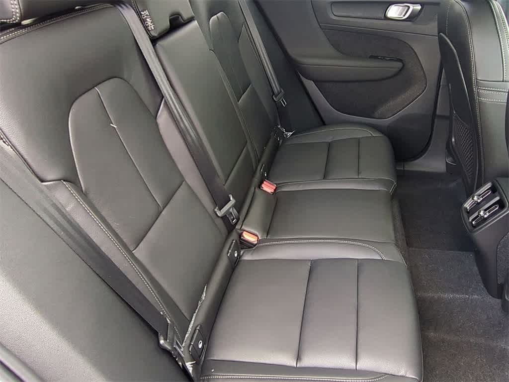 Thumbnail: 2026 Volvo XC40 - 20