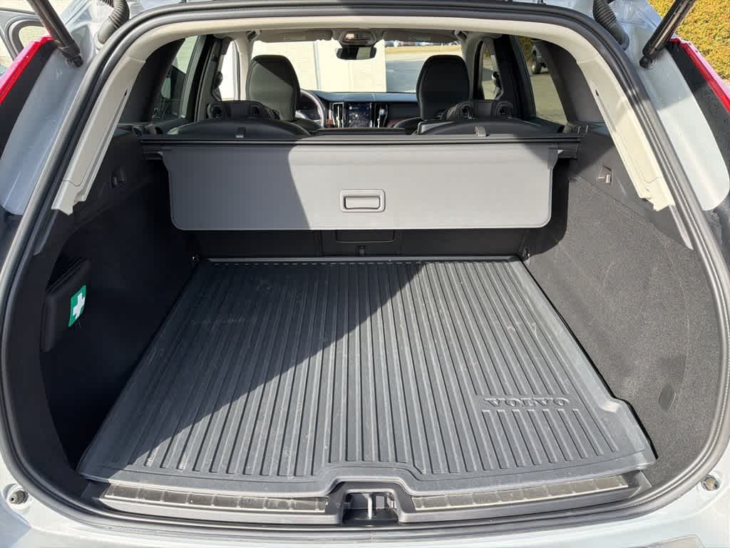 Thumbnail: 2024 Volvo XC60 - 16