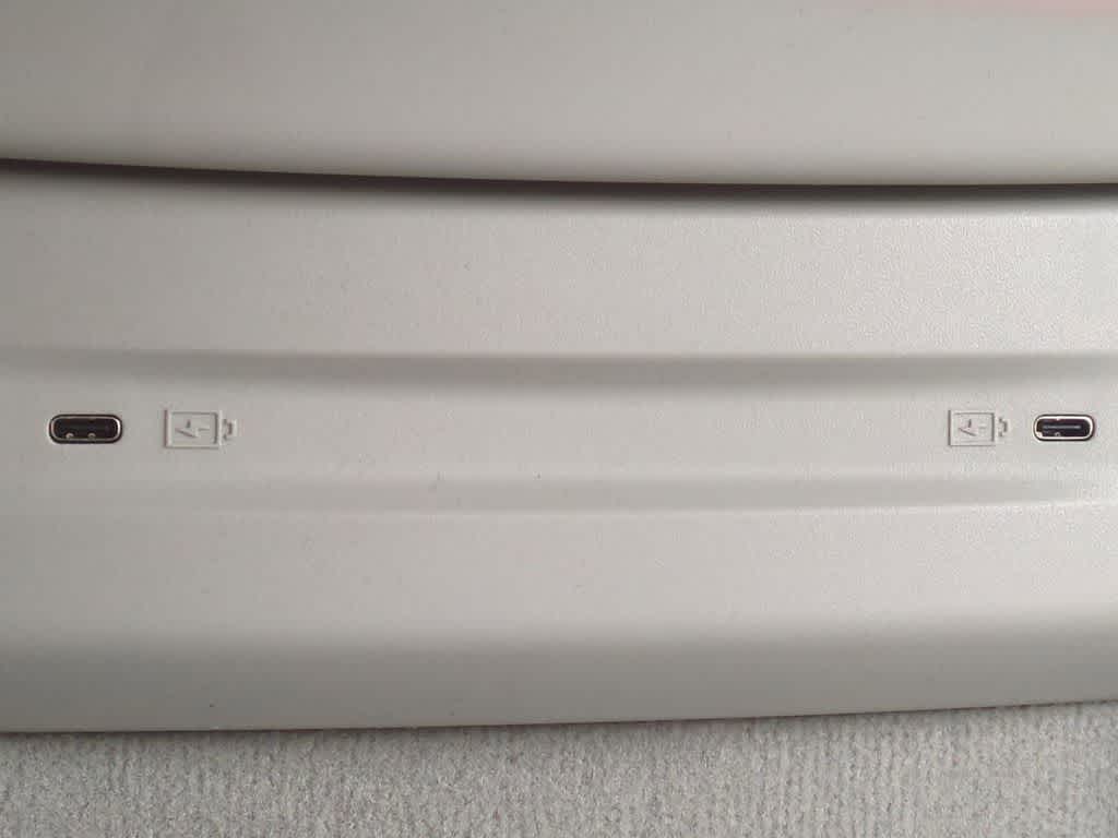 Thumbnail: 2025 Volvo EX90 - 32