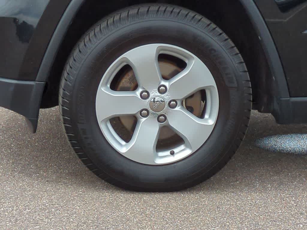 Thumbnail: 2012 Jeep Grand Cherokee - 12