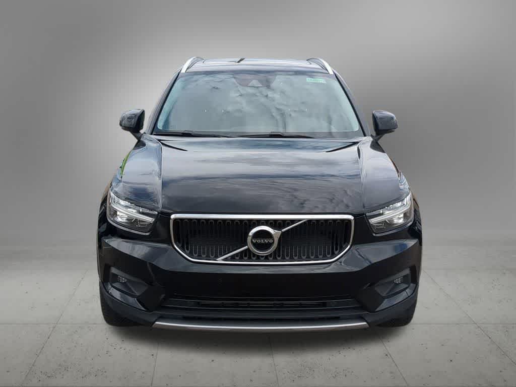 Thumbnail: 2021 Volvo XC40 - 9