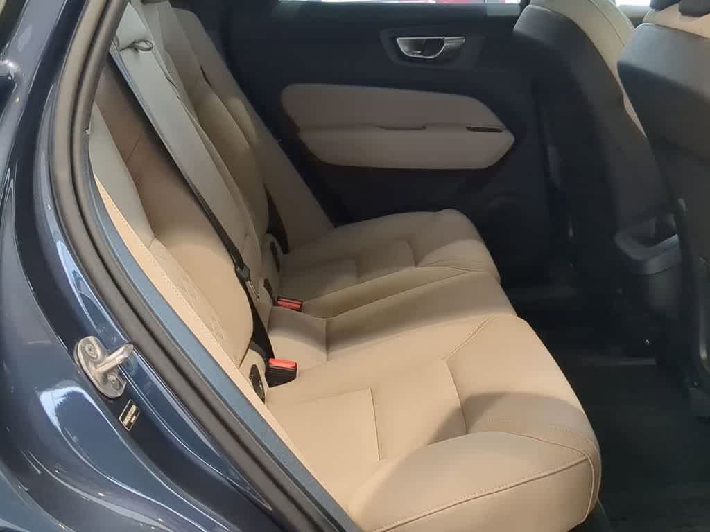 Thumbnail: 2026 Volvo XC60 - 12